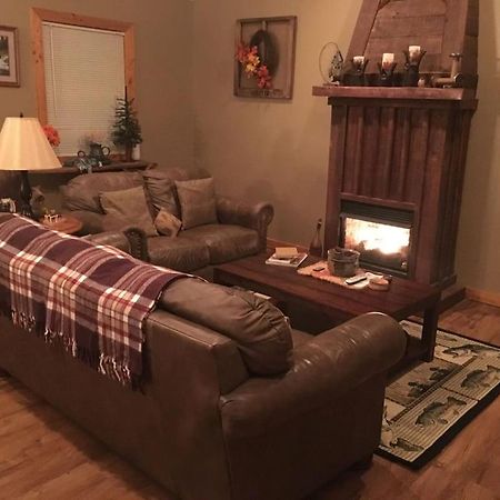 Gas Fireplace, Firepit, And Cedar Adirondack Chair Spencer Exteriör bild