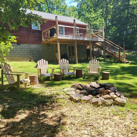Gas Fireplace, Firepit, And Cedar Adirondack Chair Spencer Exteriör bild