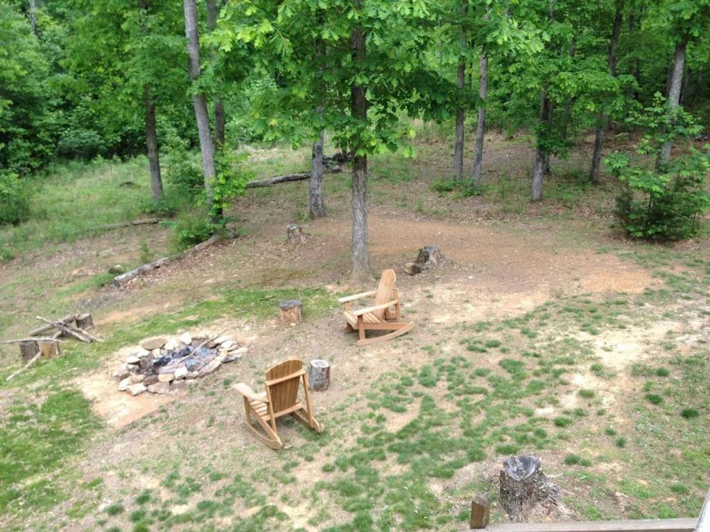Gas Fireplace, Firepit, And Cedar Adirondack Chair Spencer Exteriör bild