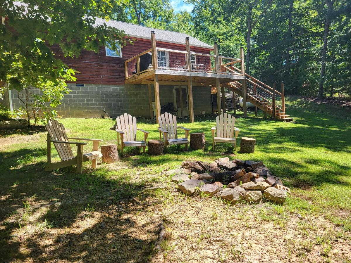 Gas Fireplace, Firepit, And Cedar Adirondack Chair Spencer Exteriör bild