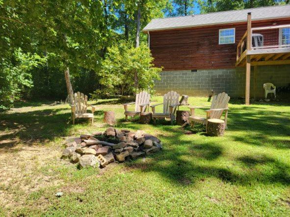 Gas Fireplace, Firepit, And Cedar Adirondack Chair Spencer Exteriör bild